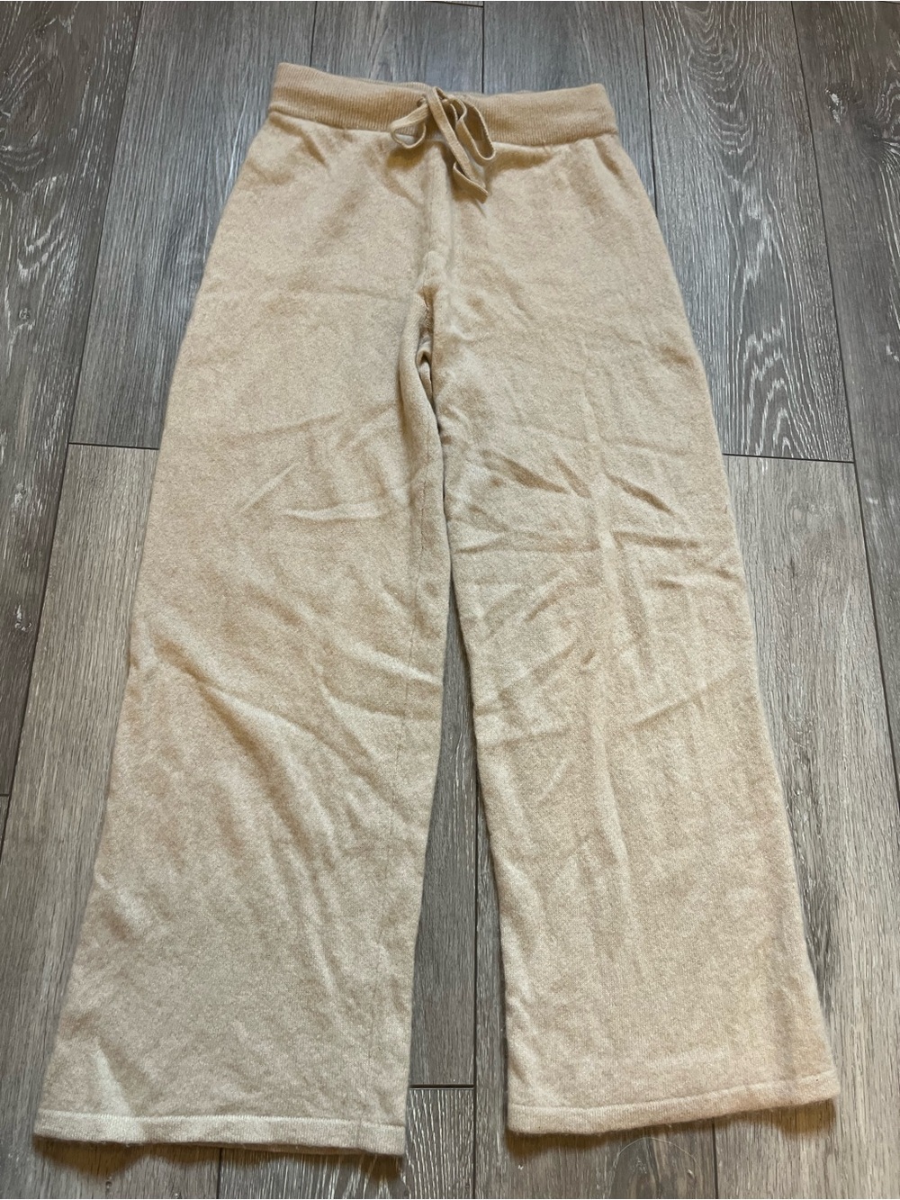 Saks Fifth Avenue 100% Cashmere Luxury beige, wide-leg knit loungewear pants M